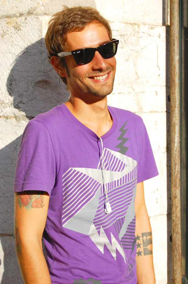street-fashion-barcelona-Guilherme-close-up Retrato de Guilherme in Lisboa